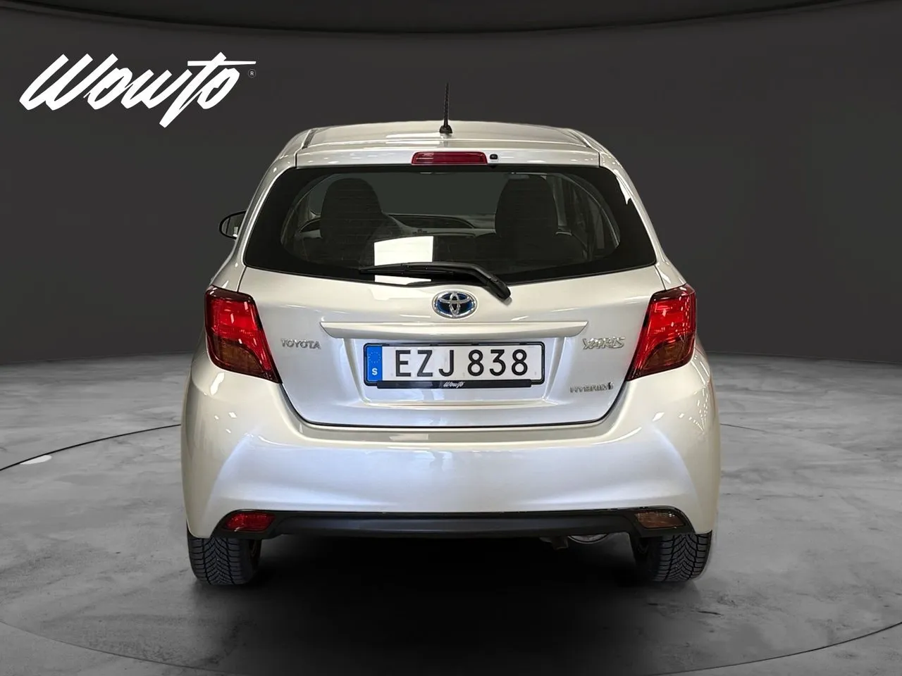 Vehicle image 4