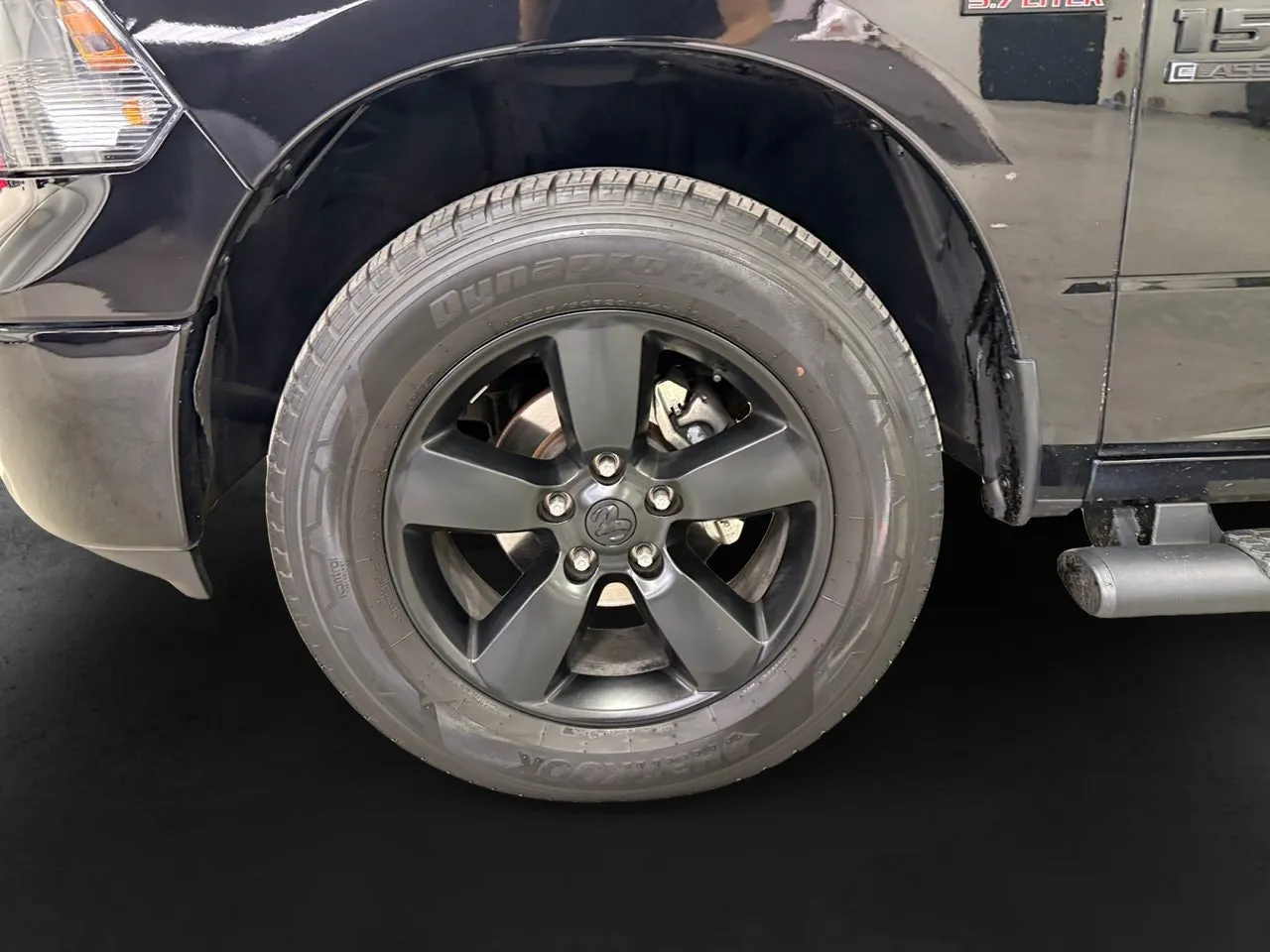 Vehicle image 17