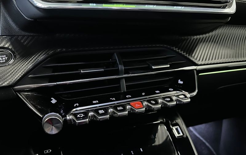 Peugeot 208 bild 13