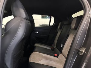 Peugeot 208 bild 8