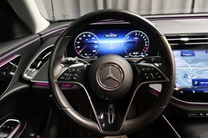 Mercedes E300 bild 18
