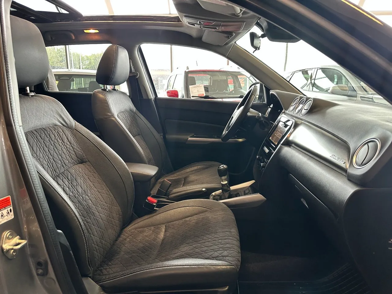 Vehicle image 11