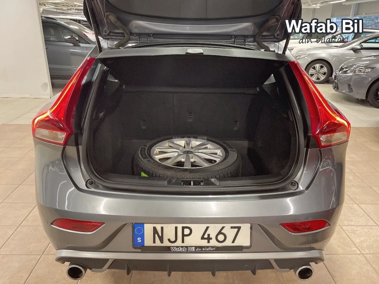 Vehicle image 13