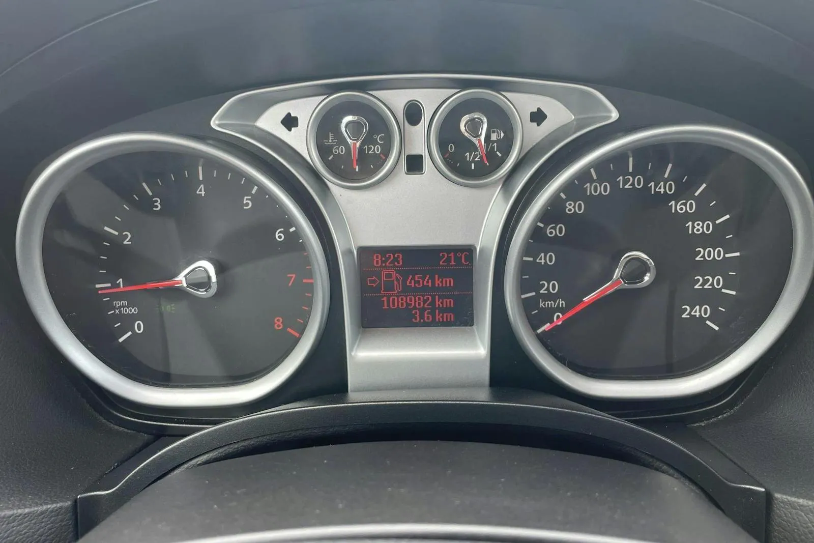 Vehicle image 9