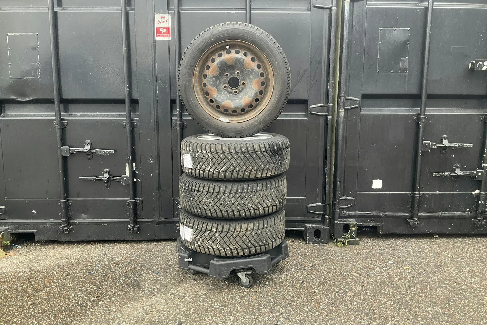 Vehicle image 14