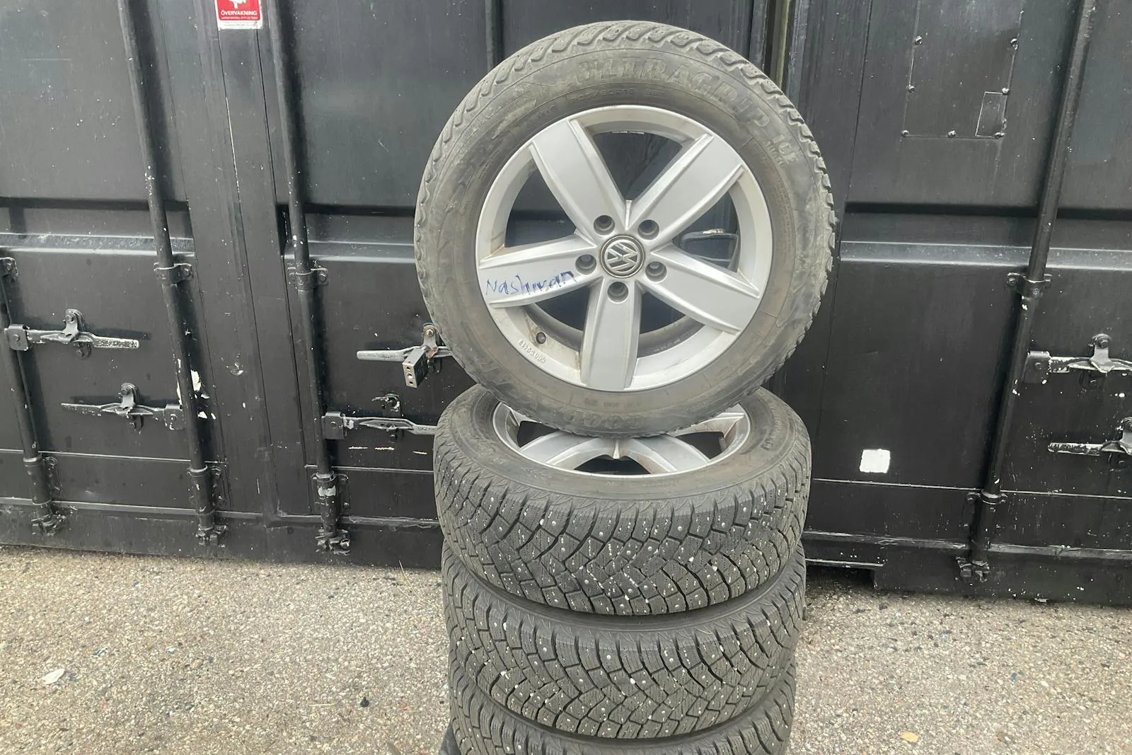 Vehicle image 18
