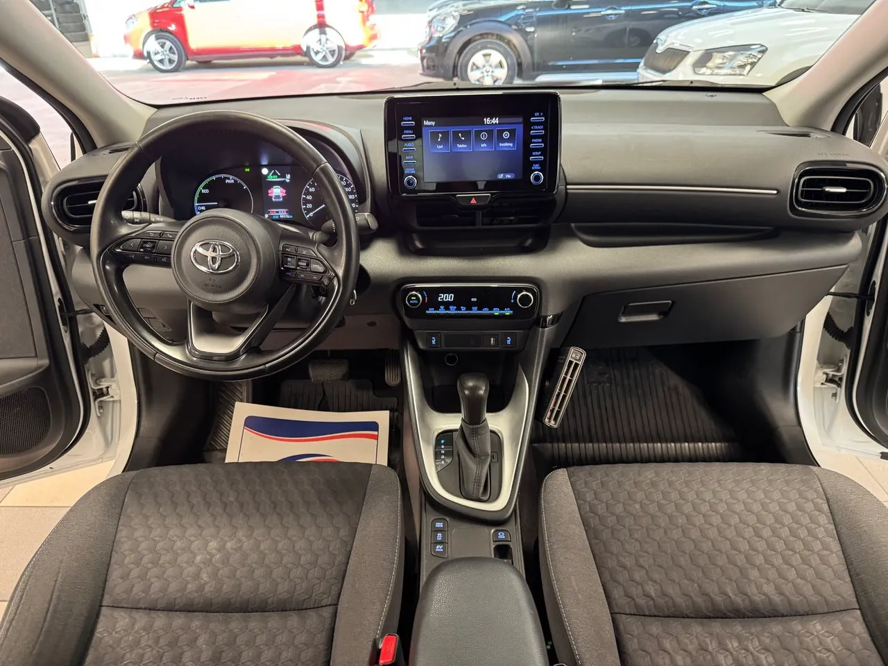 Vehicle image 3