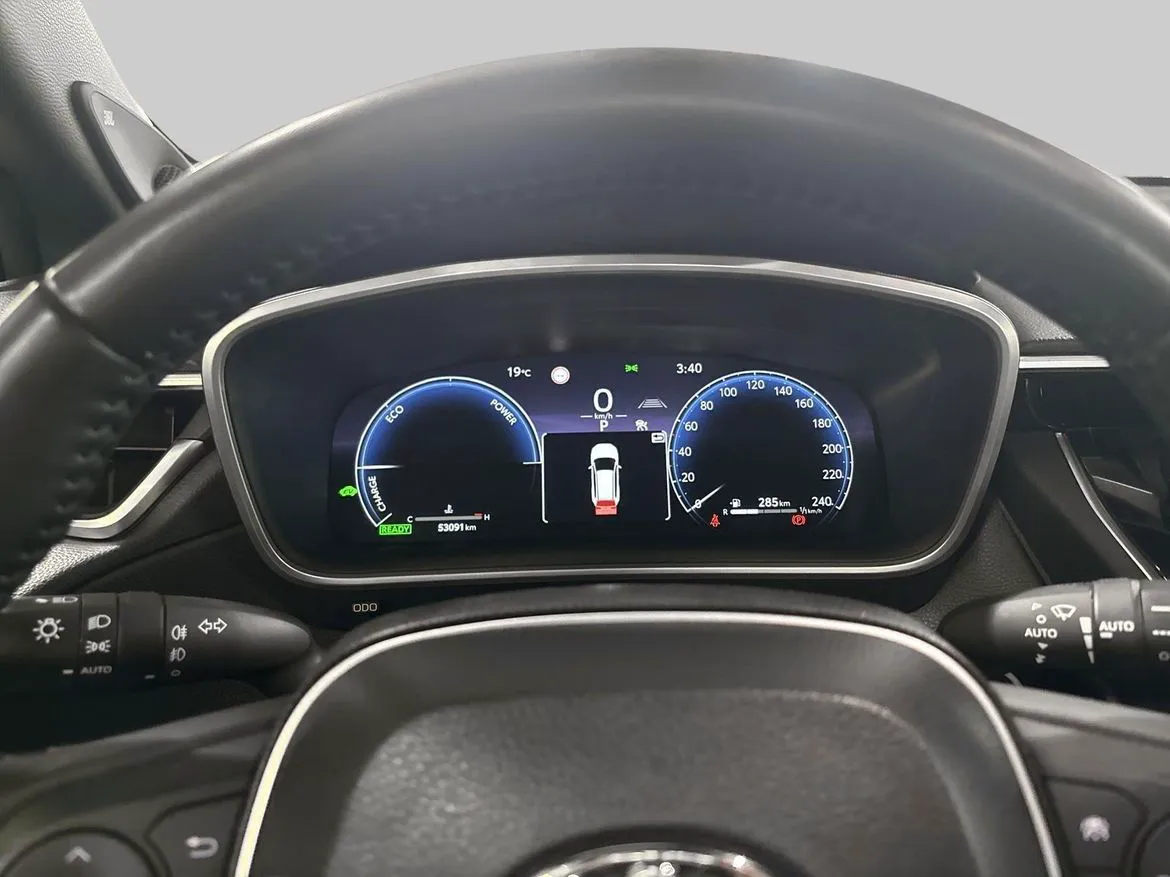 Vehicle image 14