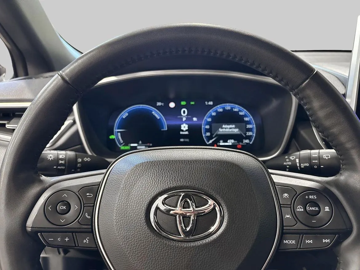 Vehicle image 14