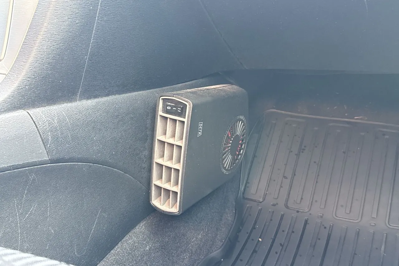 Vehicle image 20