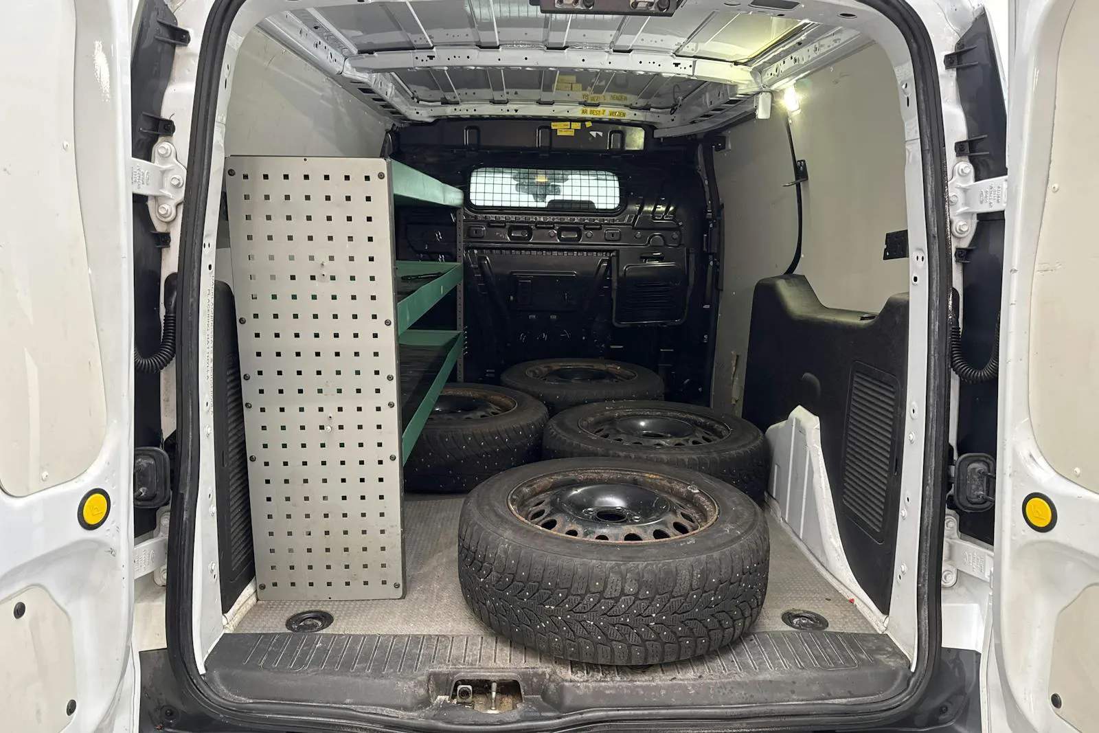 Vehicle image 7