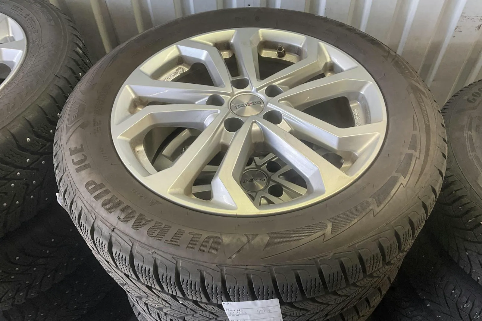 Vehicle image 11