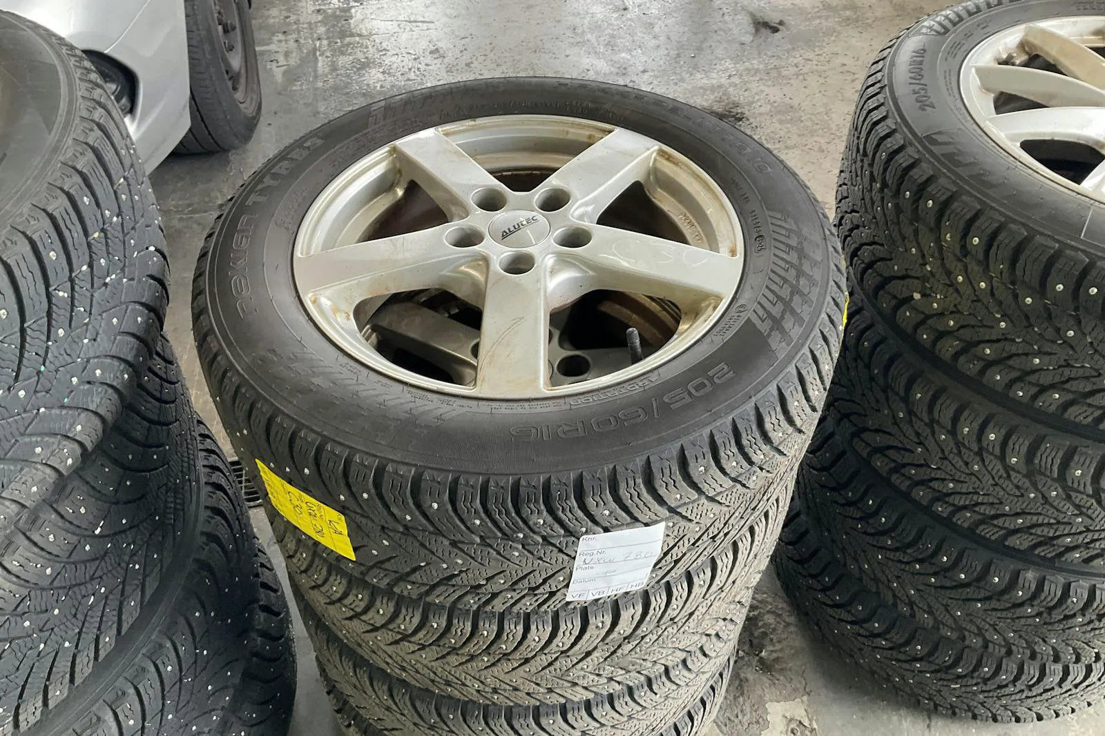 Vehicle image 14