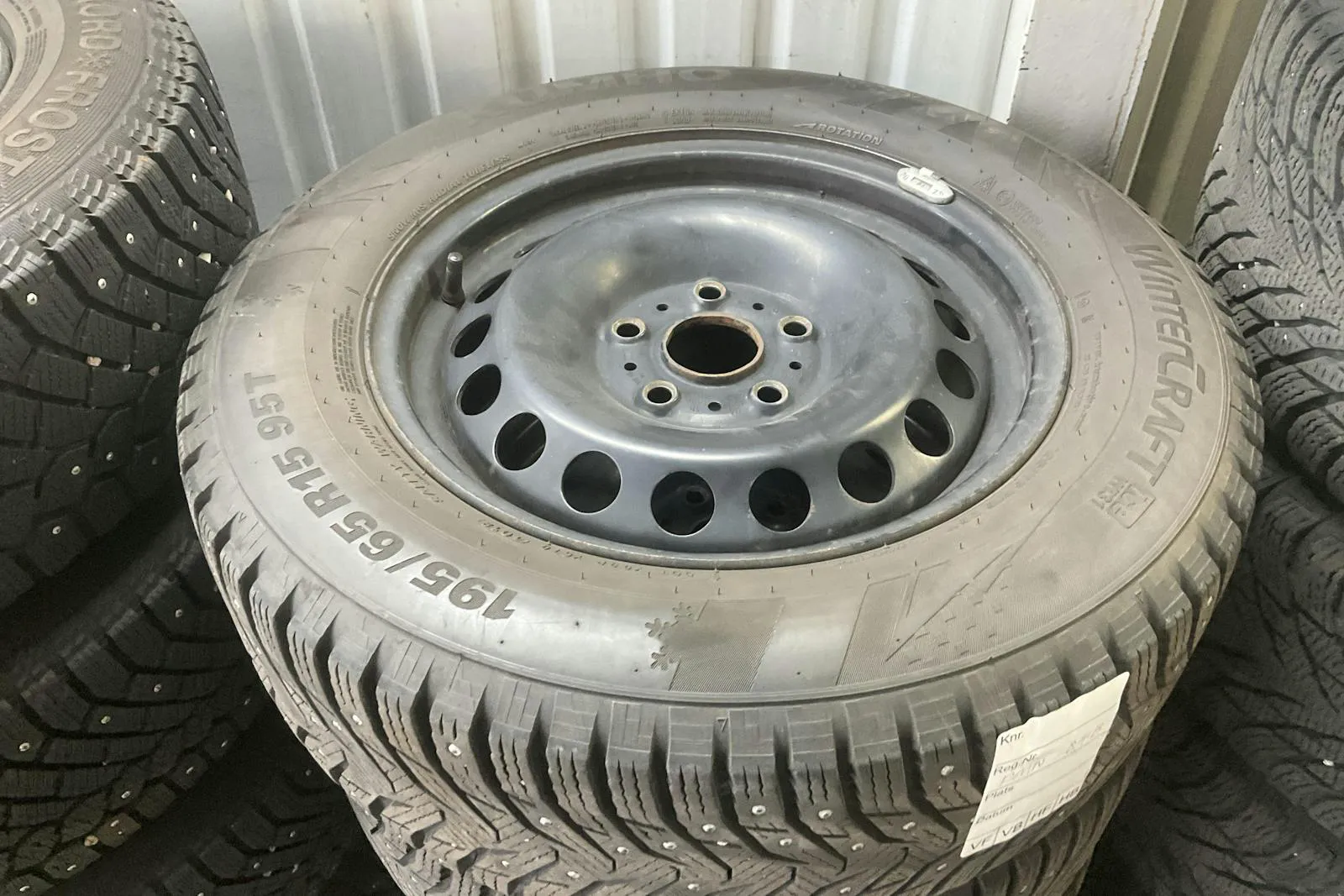 Vehicle image 10