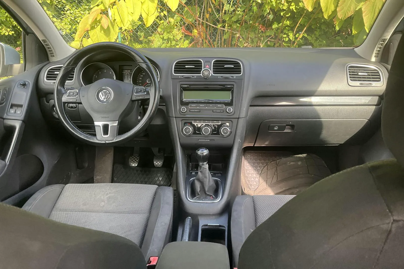 Vehicle image 6