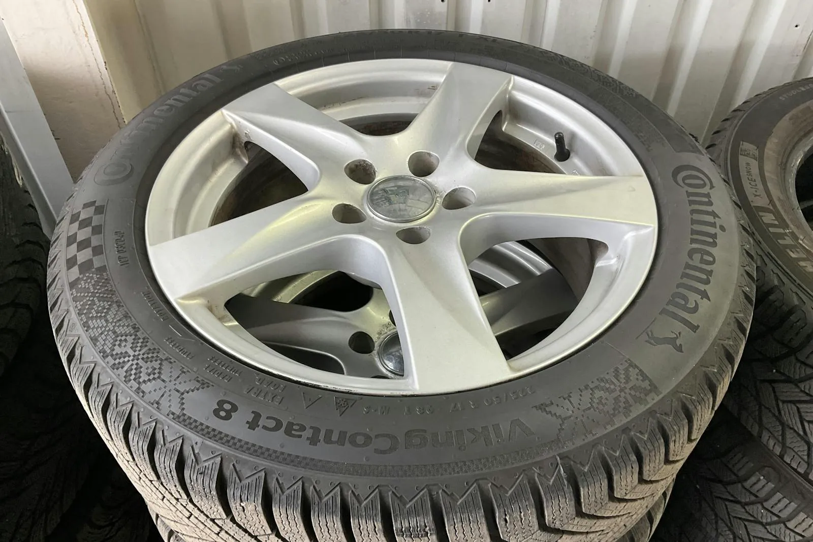 Vehicle image 11