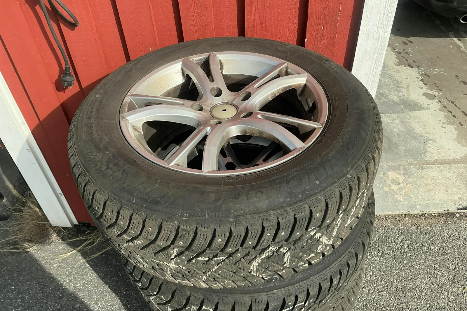 Vehicle image 15