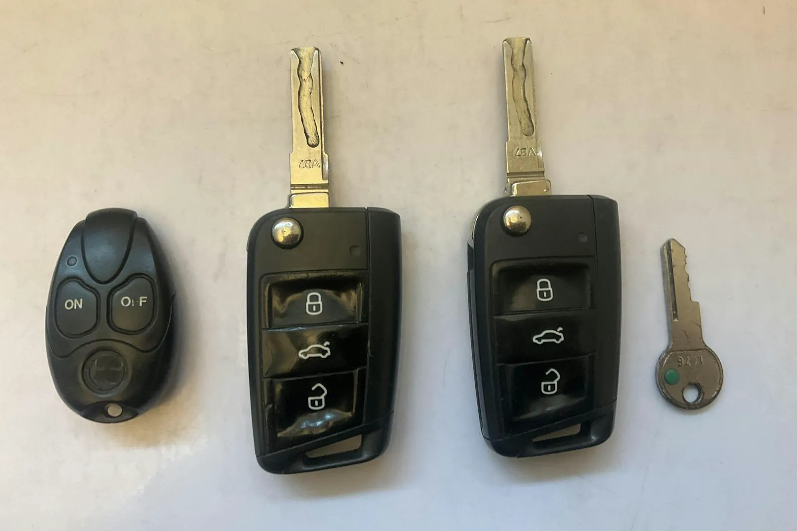Vehicle image 13