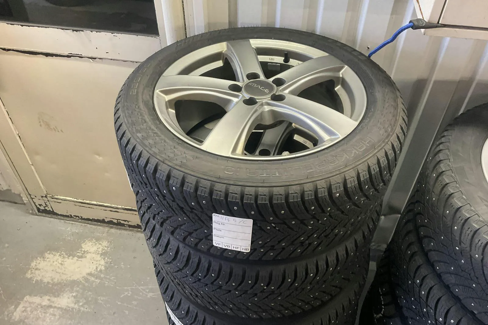 Vehicle image 13