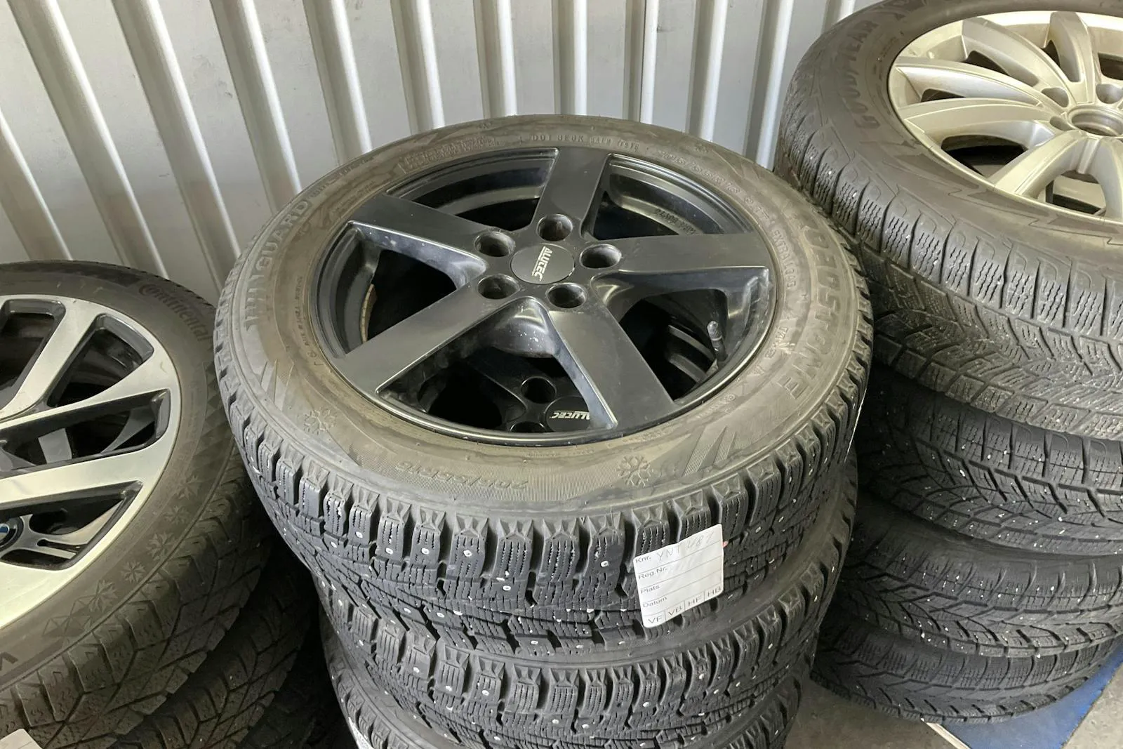 Vehicle image 12
