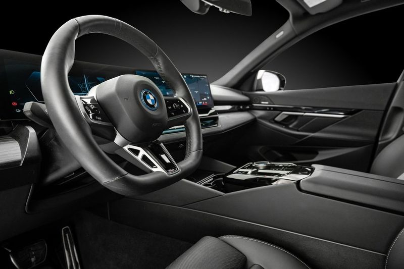 BMW i5 bild 8