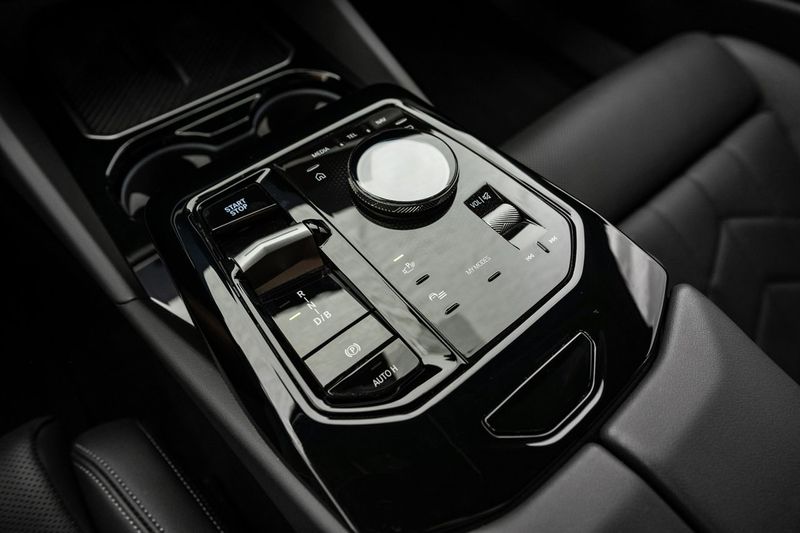 BMW i5 bild 14