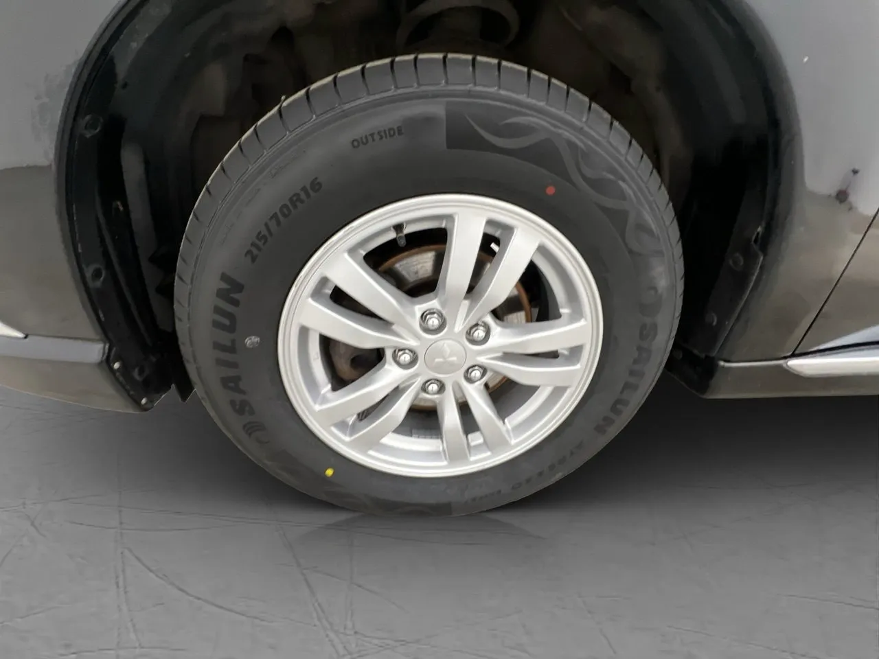 Vehicle image 25