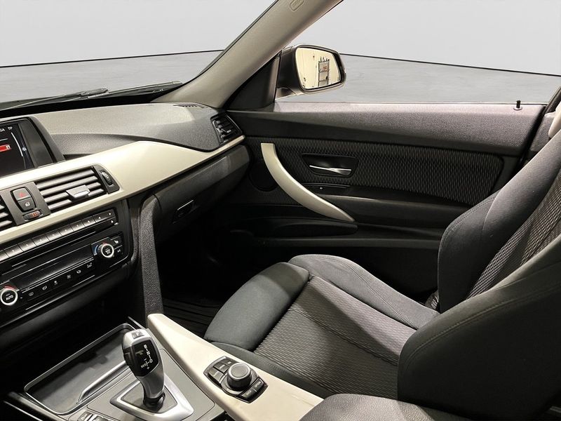 BMW 320 bild 16
