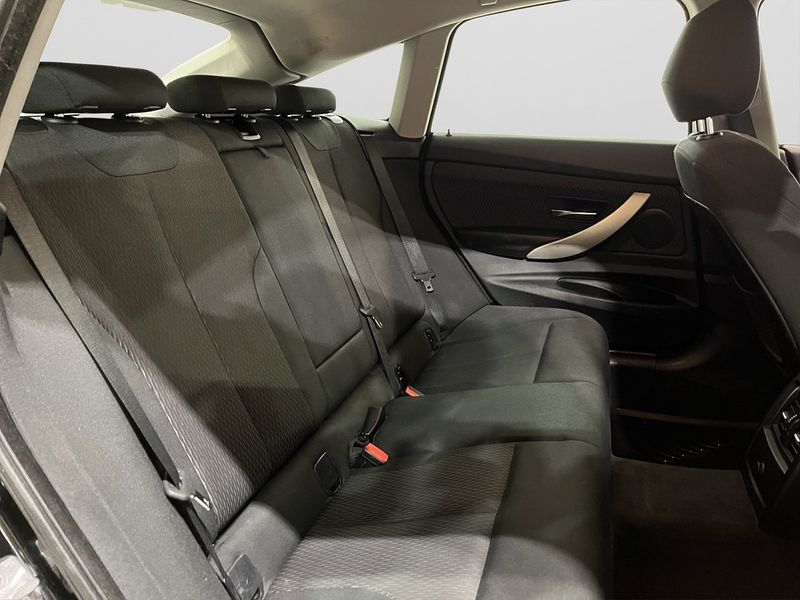 BMW 320 bild 10