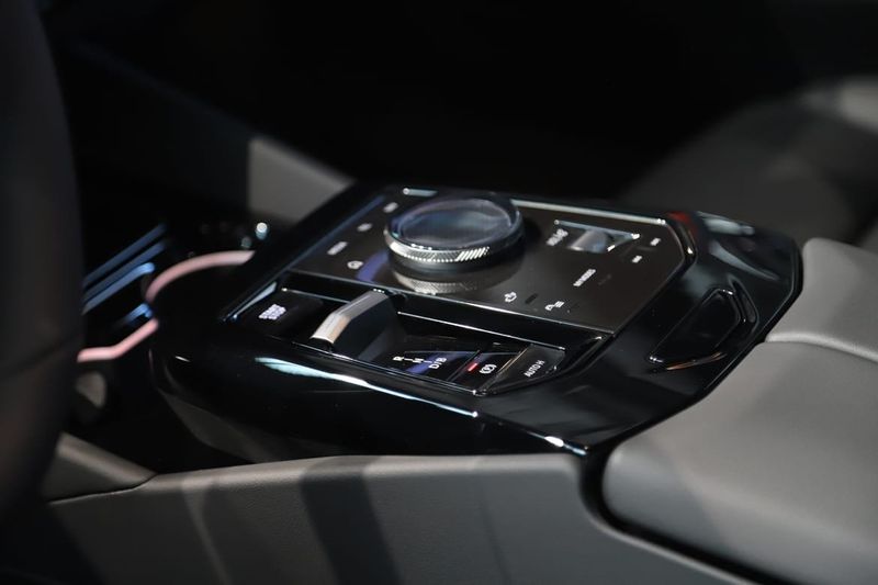 BMW i5 bild 11