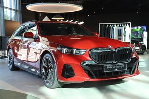 BMW i5 bild 5