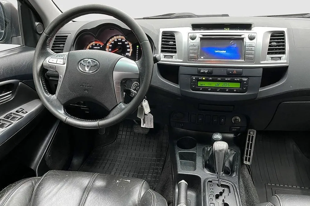 Vehicle image 15