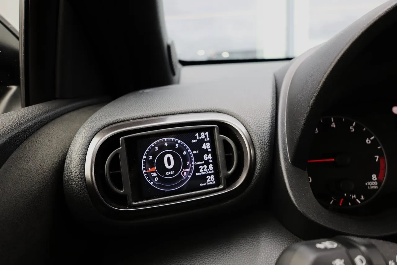 Vehicle image 14
