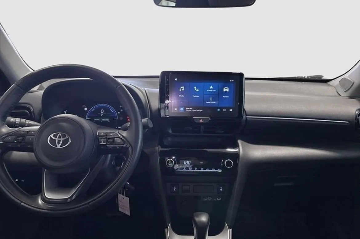 Vehicle image 8