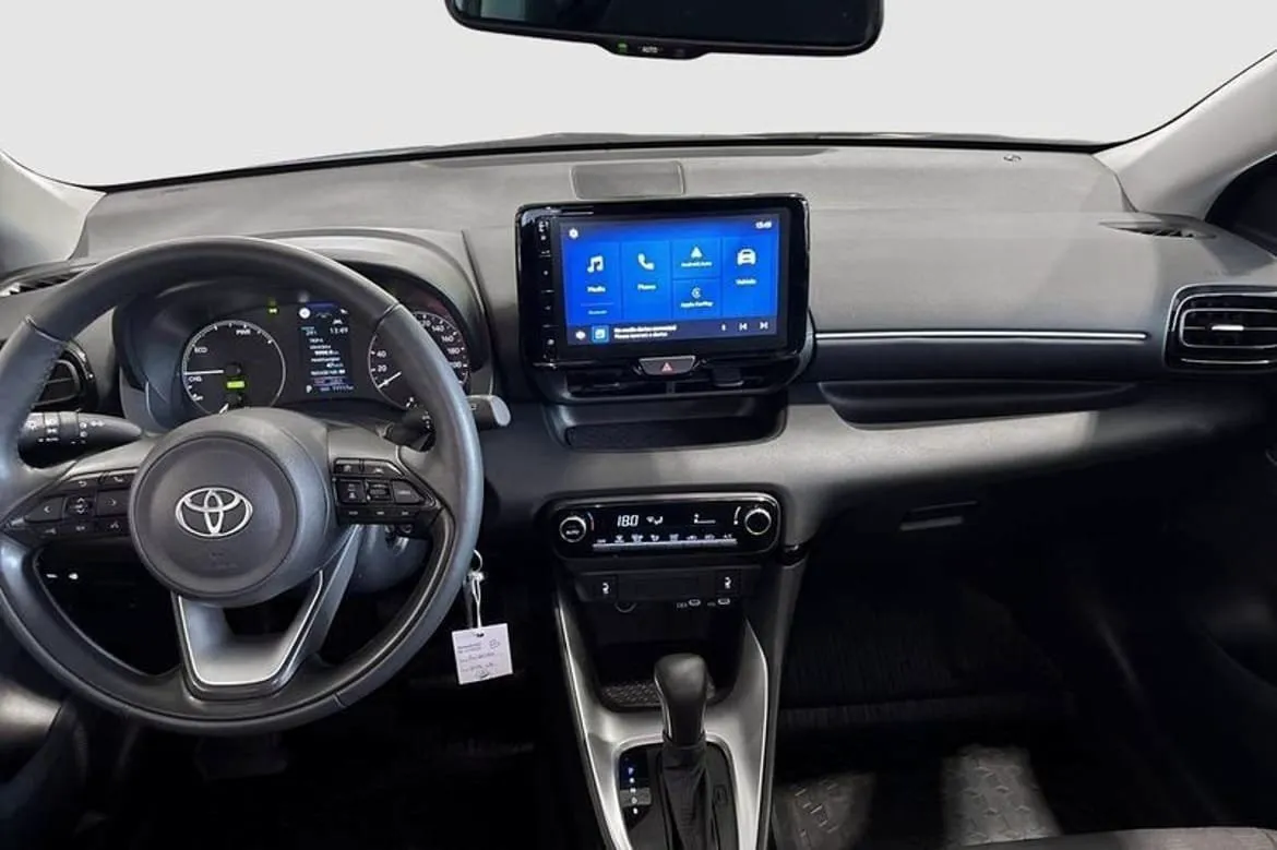 Vehicle image 8
