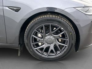 Tesla Model 3 bild 35