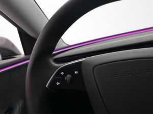 Tesla Model 3 bild 28