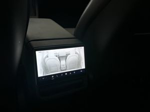 Tesla Model 3 bild 17