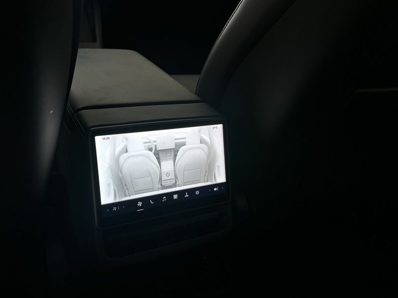 Tesla Model 3 bild 17