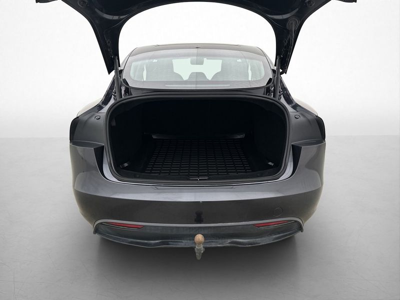 Tesla Model 3 bild 11