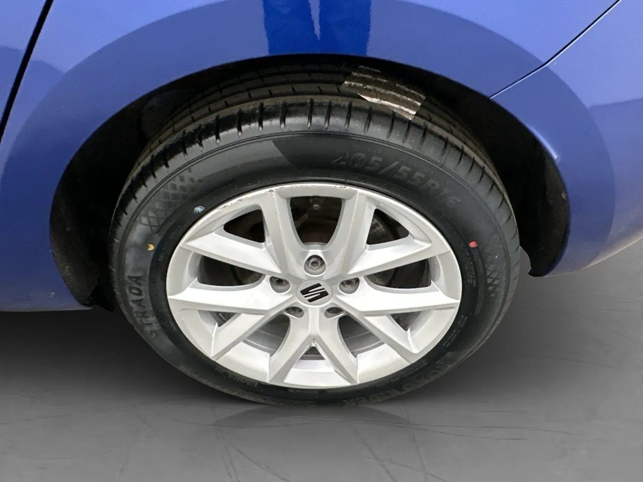 Vehicle image 25
