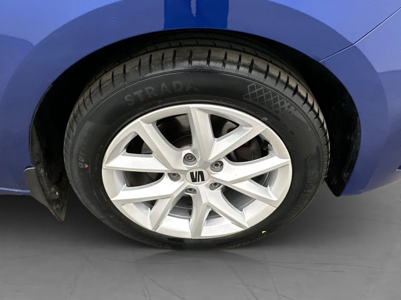 Vehicle image 23