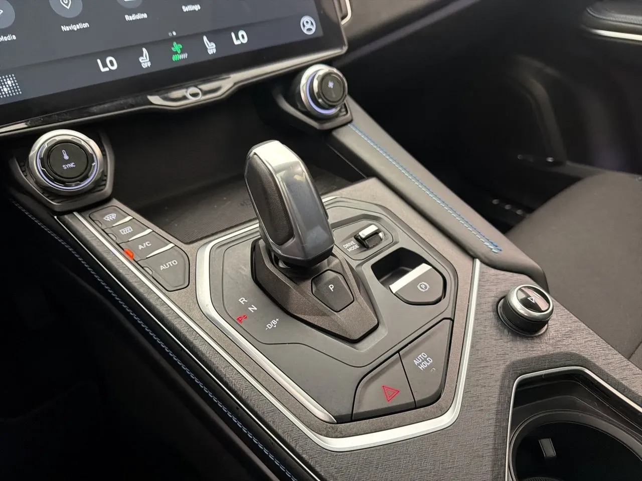 Vehicle image 27