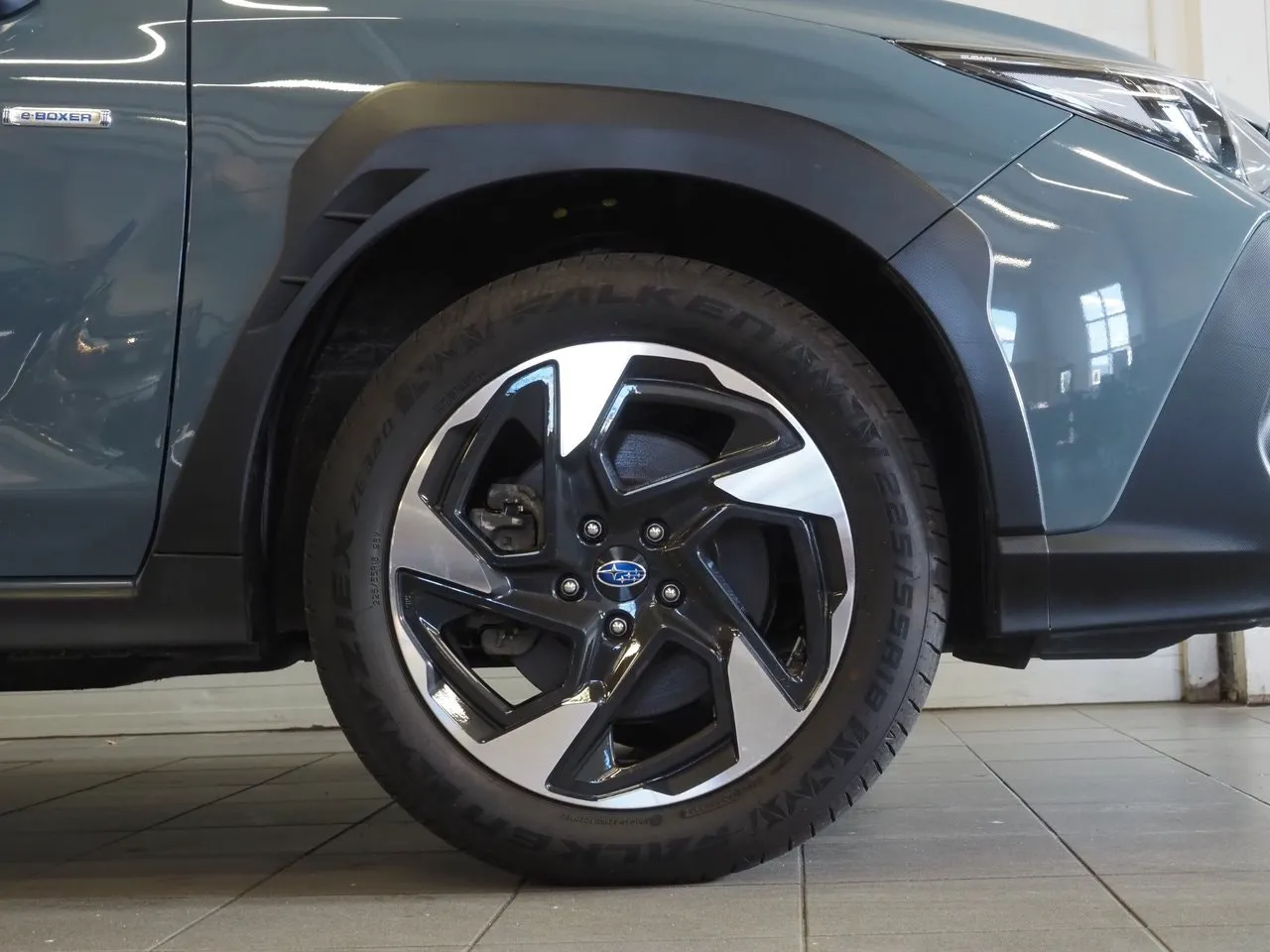 Vehicle image 5