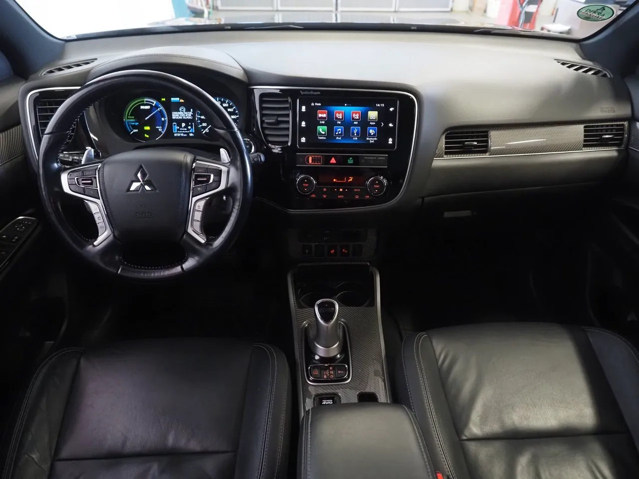 Vehicle image 15