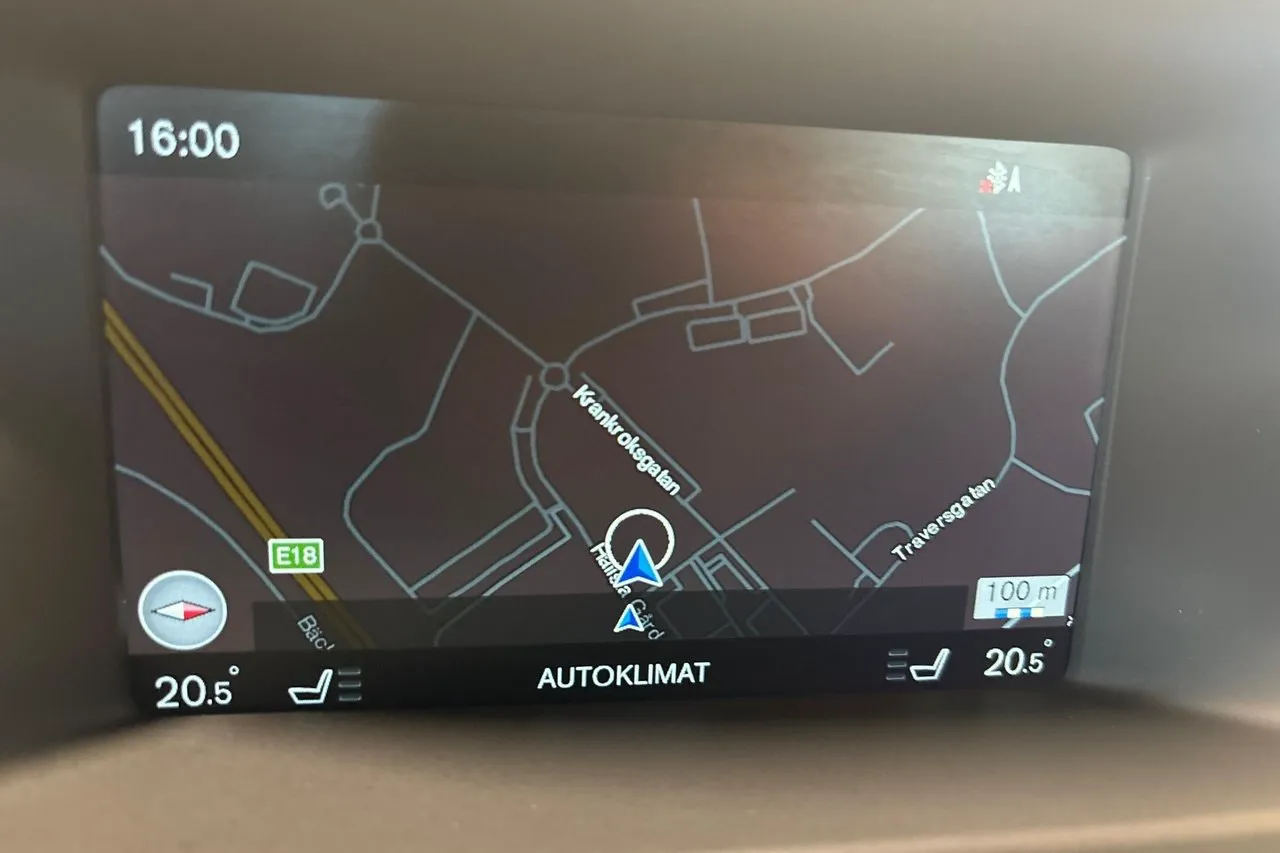Vehicle image 16