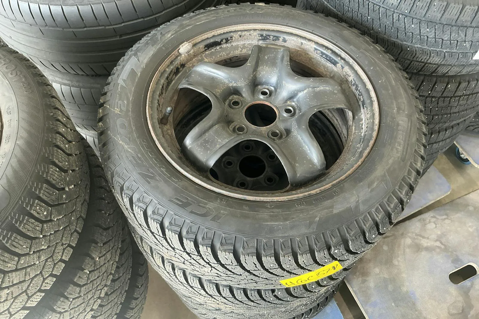 Vehicle image 12