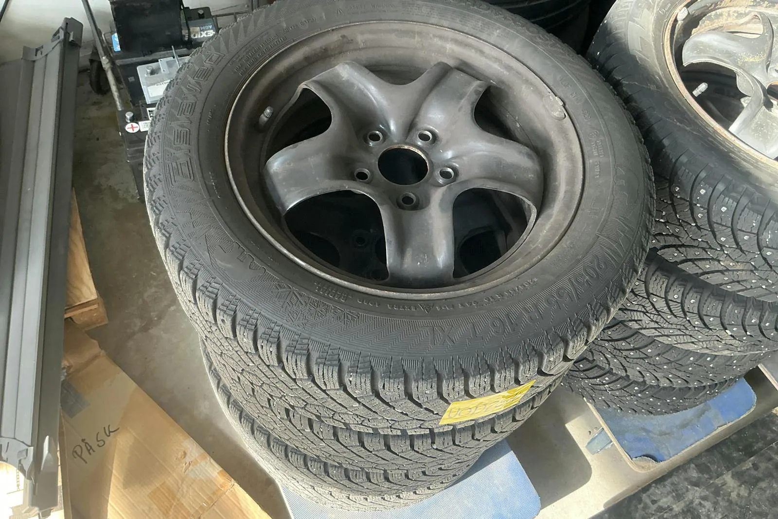 Vehicle image 12