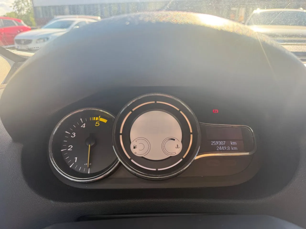 Vehicle image 15