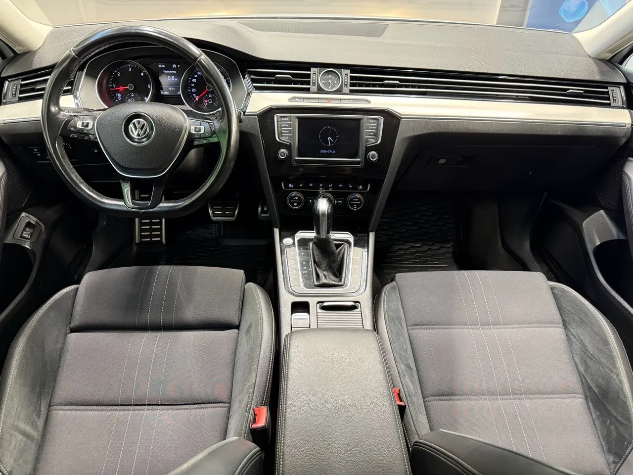 Vehicle image 14